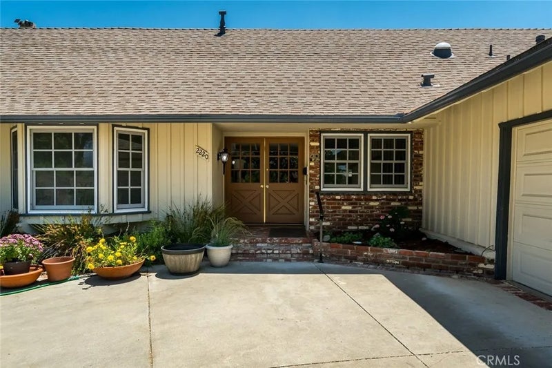 2220 W Silver Tree
