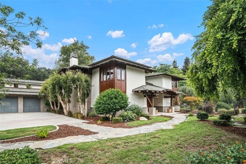 2540 Crow Foot Lane