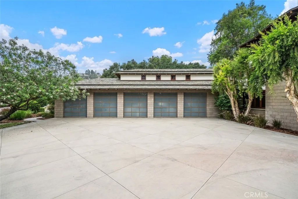2540 Crow Foot Lane