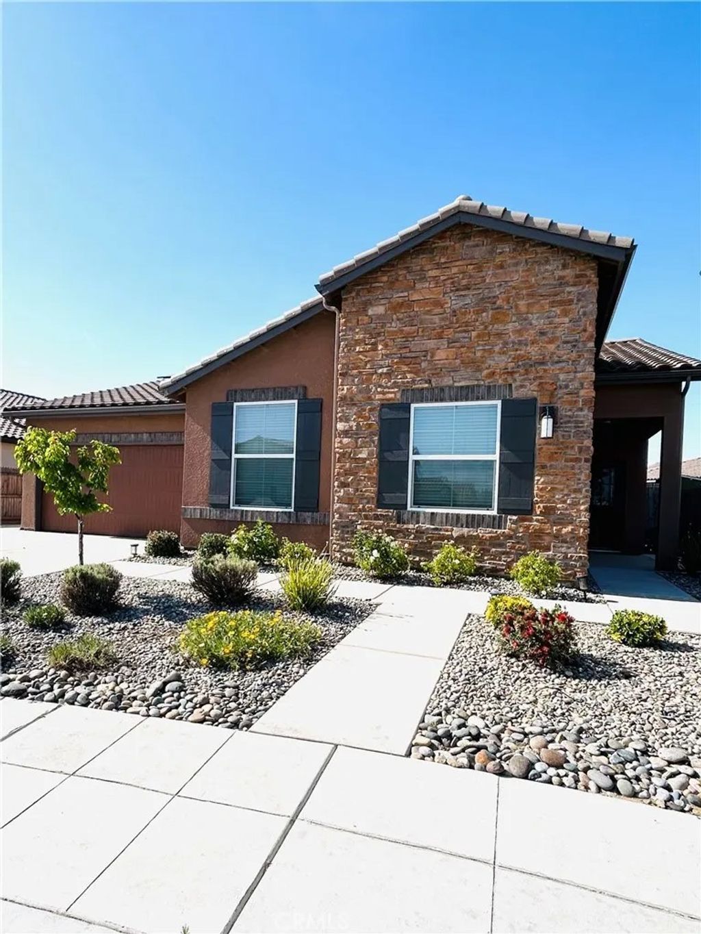 Photo of 6140 E Laurel Ave, Fresno, CA 93727 (MLS # TR26038568)