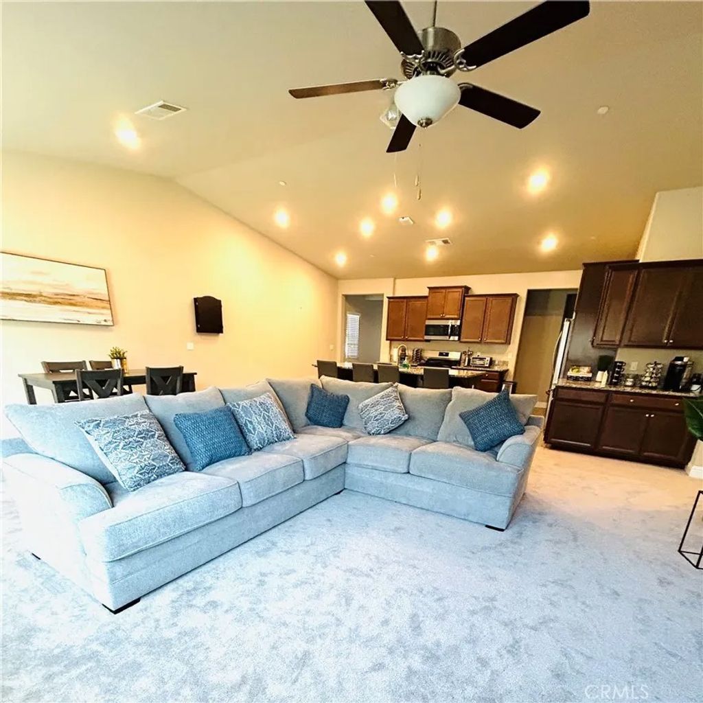 Photo of 6140 E Laurel Ave, Fresno, CA 93727 (MLS # TR26038568)