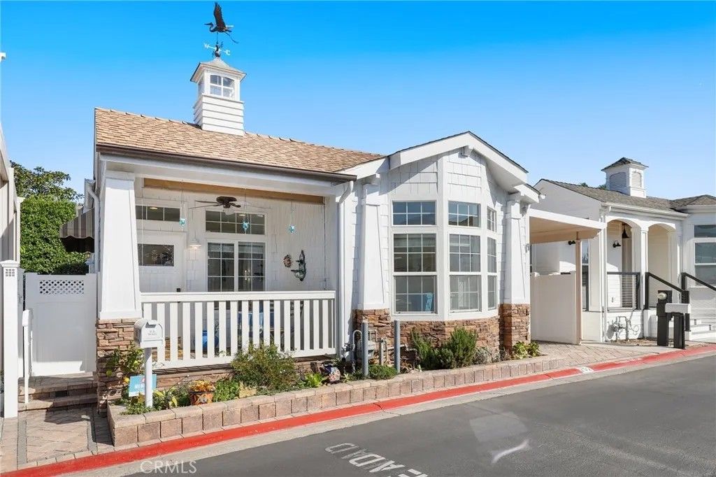 Photo of 252 Mayflower Dr, Newport Beach, CA 92660 (MLS # OC26022123)