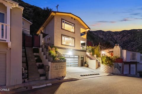 Photo of 809 Skyland Drive, Sierra Madre, CA 91024 (MLS # P1-26219)