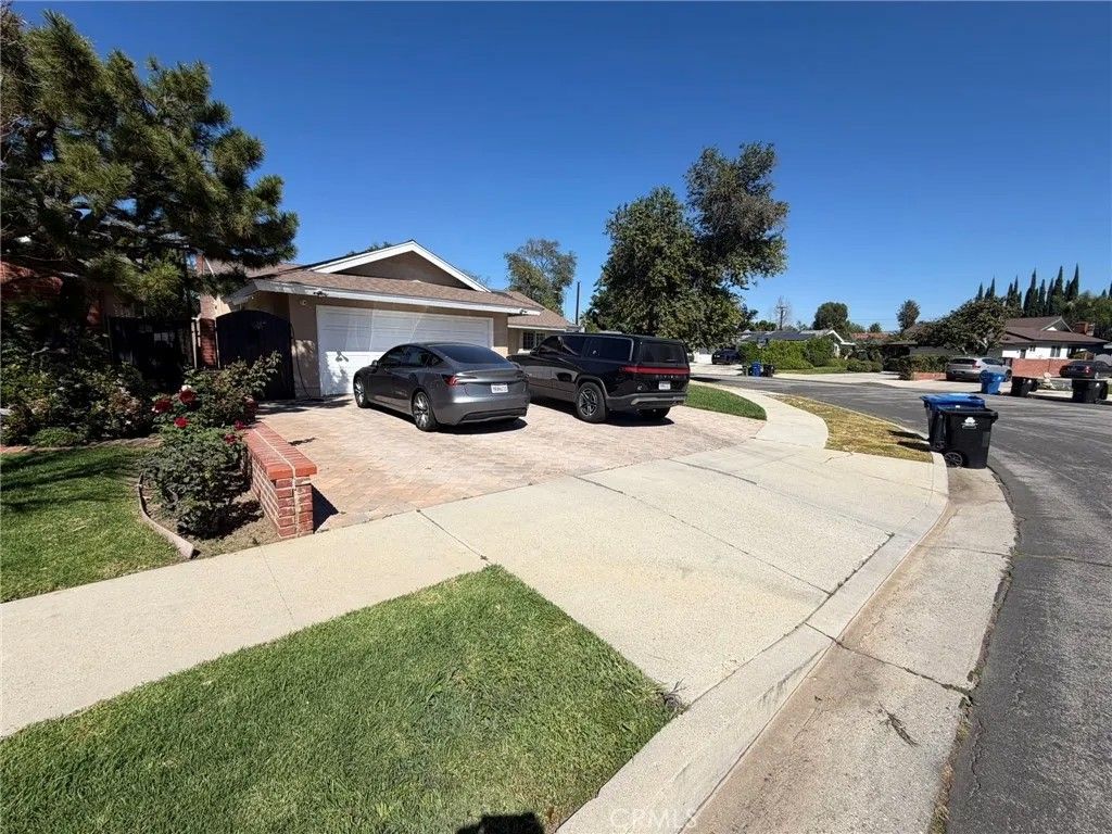 Photo of 16751 Londelius St, Northridge, CA 91343 (MLS # SR26060341)