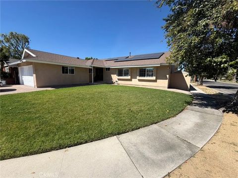 Photo of 16751 Londelius St, Northridge, CA 91343 (MLS # SR26060341)
