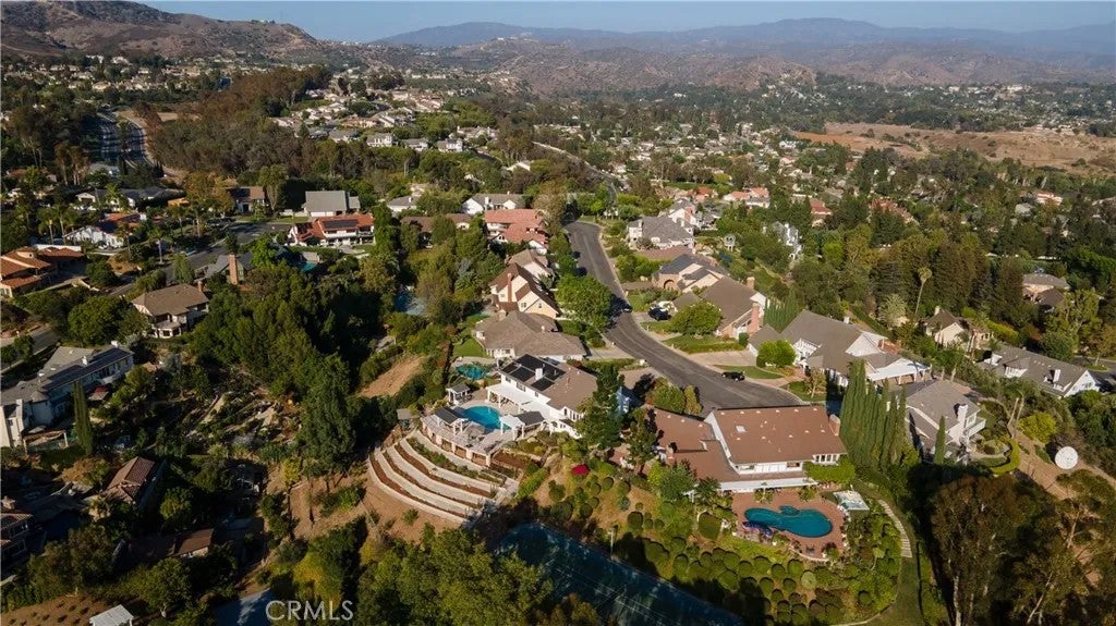 9781 Crestview Circle