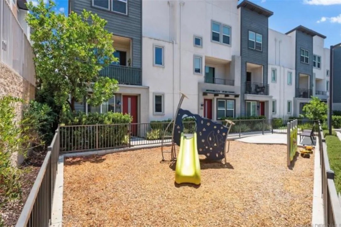 2516 S Escondido Boulevard 112