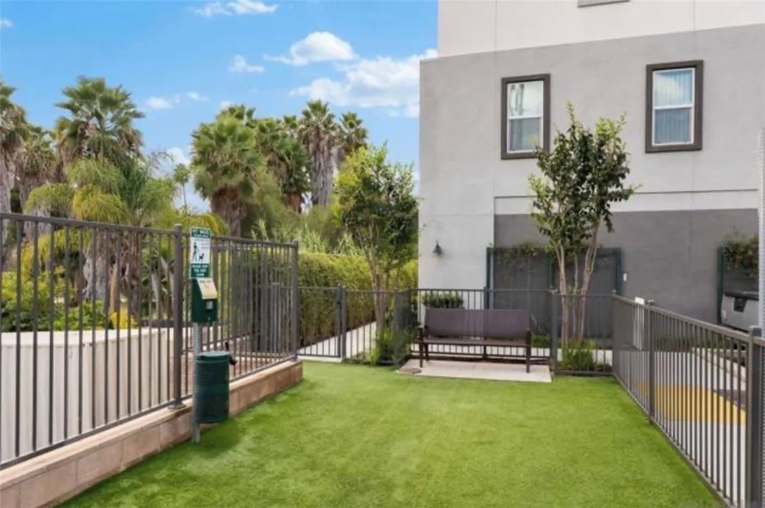 2516 S Escondido Boulevard 112