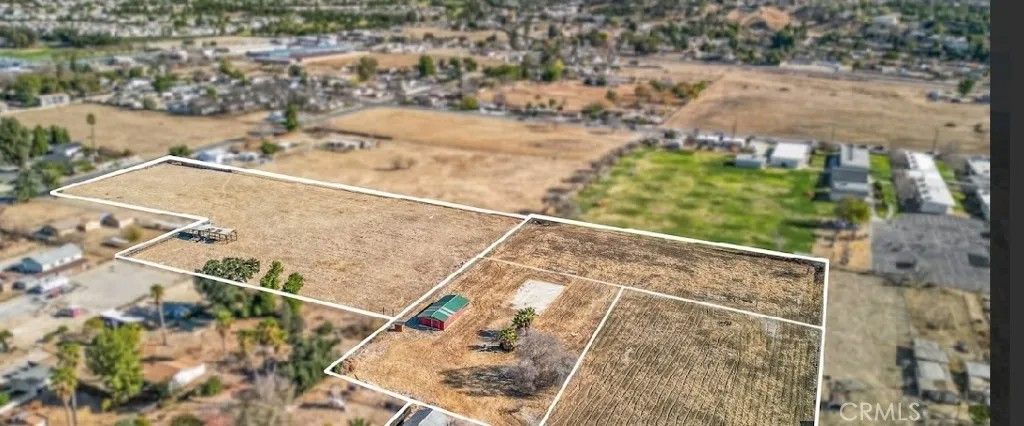 Photo of 32797 Avenue D, Yucaipa, CA 92399 (MLS # IV25272217)