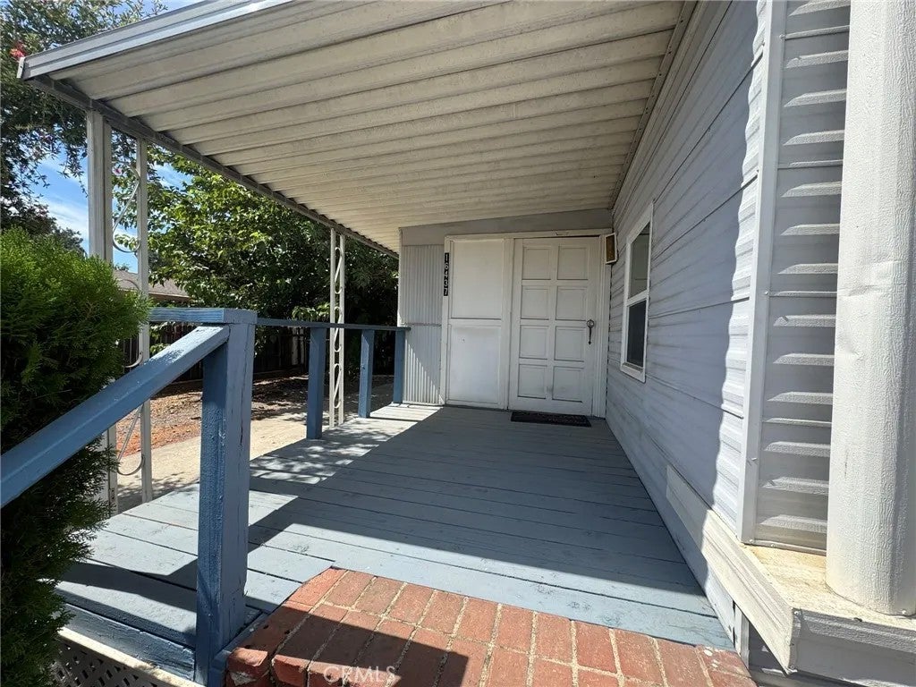 16437 Pinyon