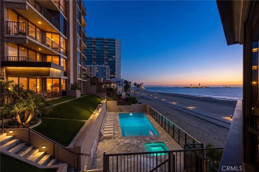 1750 E Ocean 501