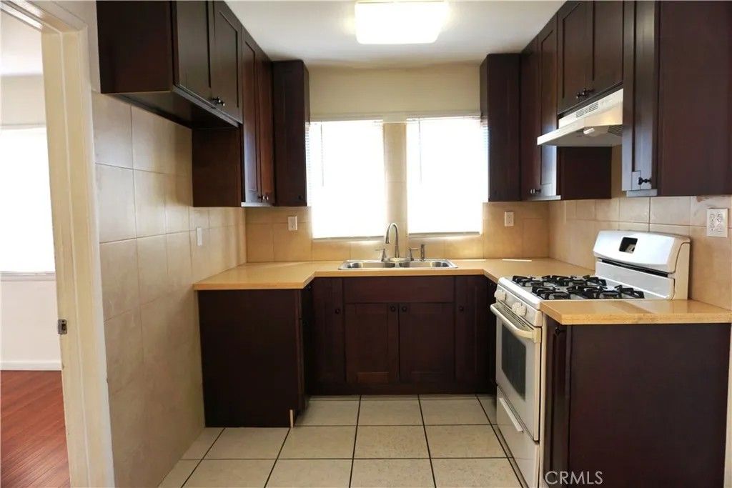 Photo of 6122 Mesa Avenue #5, Los Angeles, CA 90042 (MLS # WS25239563)