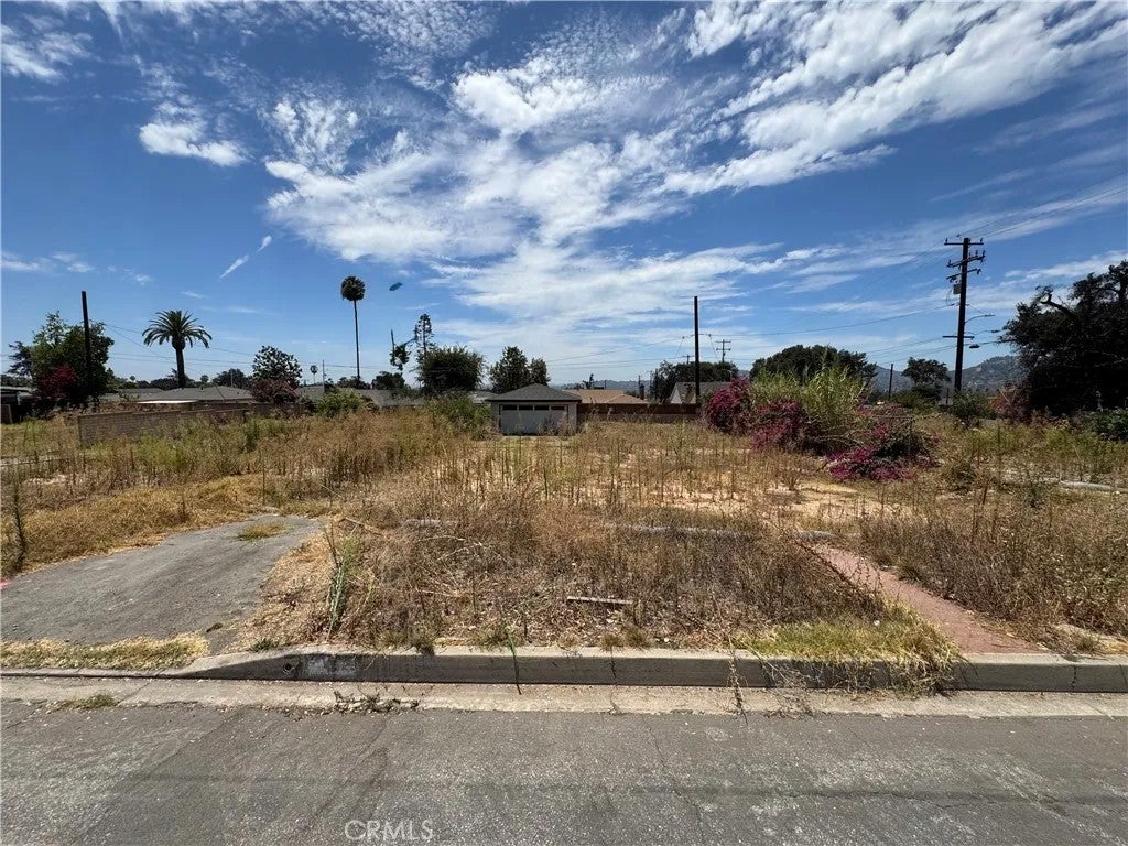 16 E Altadena