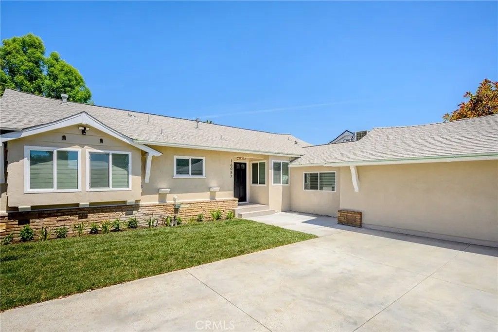 Photo of 16057 Knapp St, North Hills, CA 91343 (MLS # GD26095130)