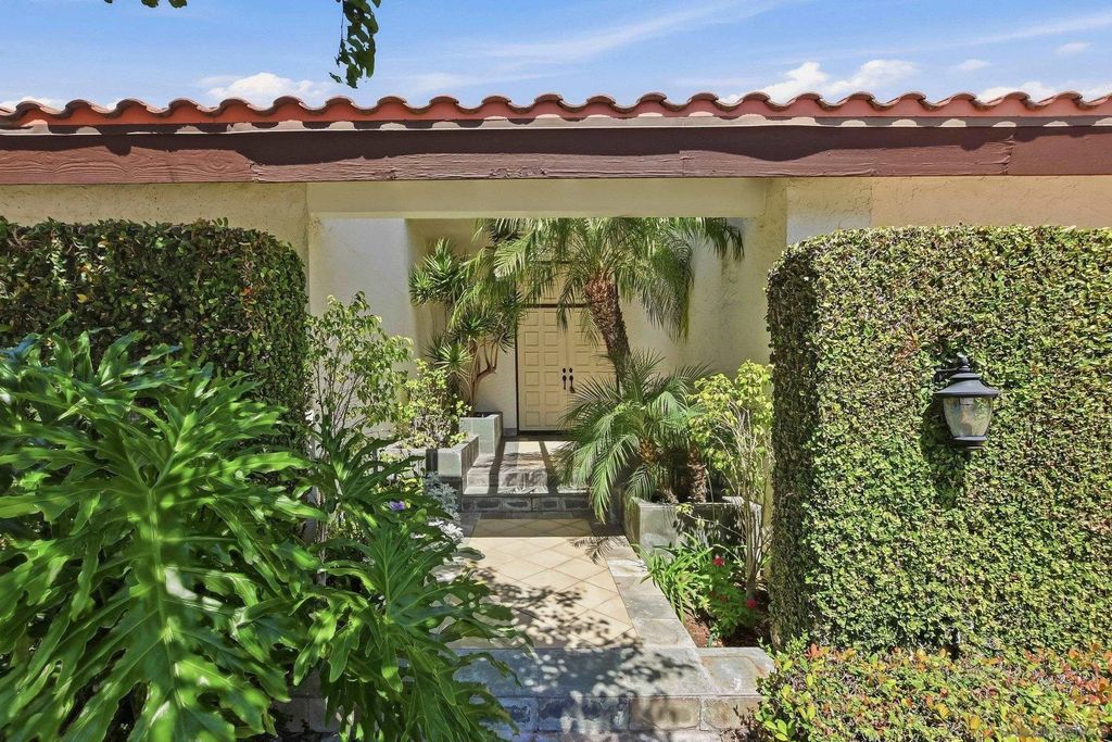 Photo of 6495 Caminito Northland, La Jolla, CA 92037 (MLS # 260008787)