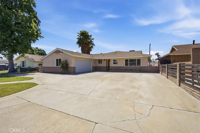 1686 E Princeton Street
