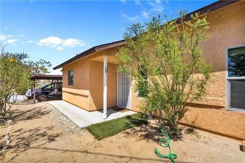 Tiny photo for 30881 Pawnee Road, Lucerne Valley, CA 92356 (MLS # HD25252272)