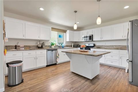 Tiny photo for 30881 Pawnee Road, Lucerne Valley, CA 92356 (MLS # HD25252272)