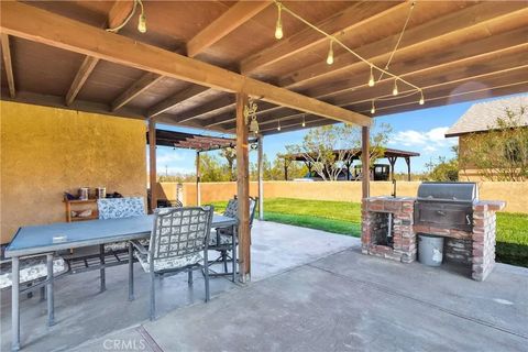 Tiny photo for 30881 Pawnee Road, Lucerne Valley, CA 92356 (MLS # HD25252272)