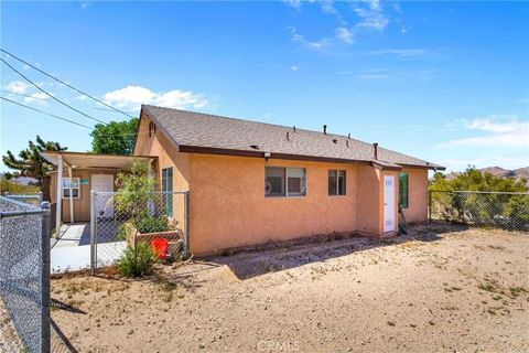 Tiny photo for 30881 Pawnee Road, Lucerne Valley, CA 92356 (MLS # HD25252272)