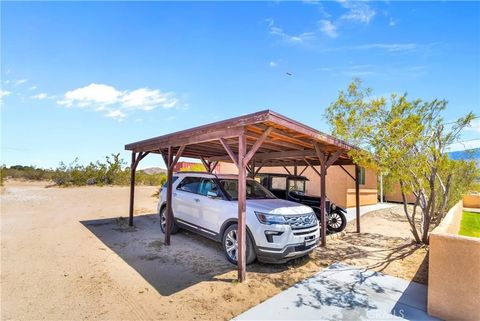 Tiny photo for 30881 Pawnee Road, Lucerne Valley, CA 92356 (MLS # HD25252272)