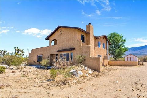 Tiny photo for 30881 Pawnee Road, Lucerne Valley, CA 92356 (MLS # HD25252272)