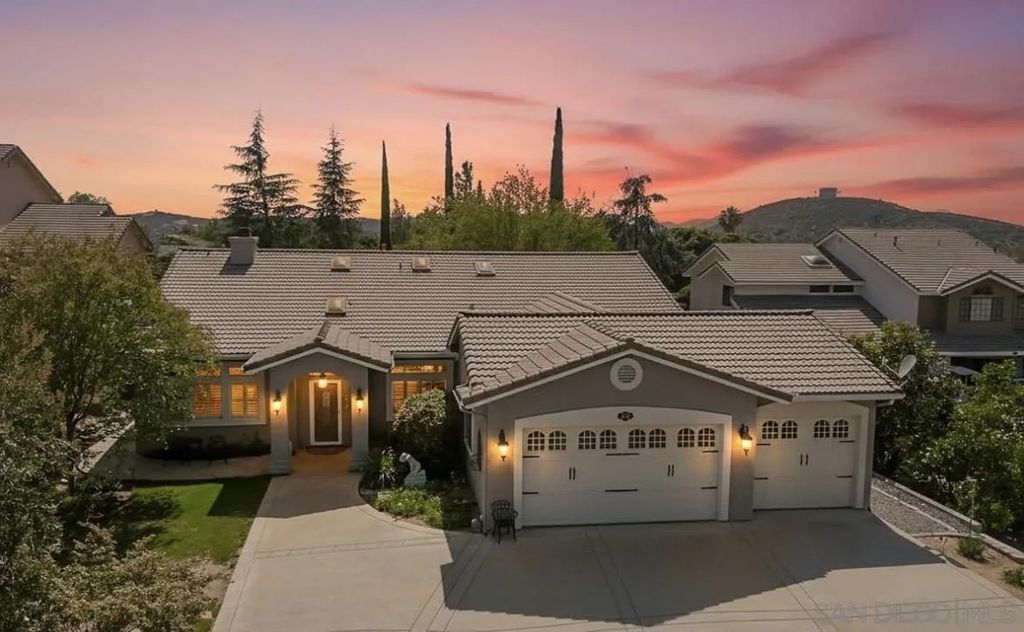 Photo of 23717 Moonglow Court, Ramona, CA 92065 (MLS # 260009289)