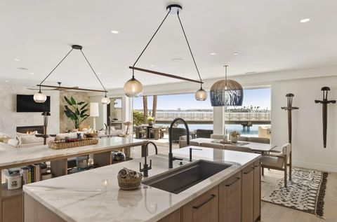 1053 E Briarfield Dr San Diego CA 92109