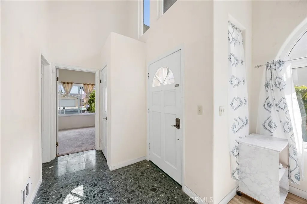 538 E 222nd