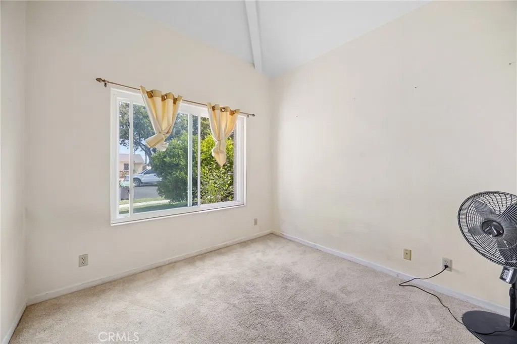 538 E 222nd