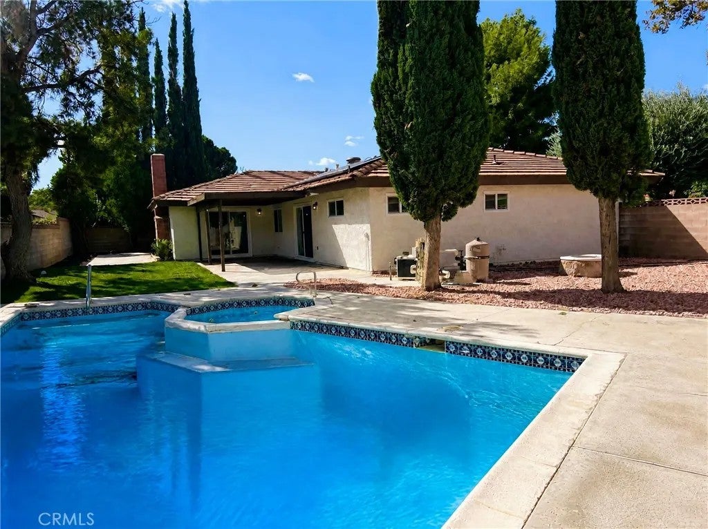 42944 Beau Ville Court