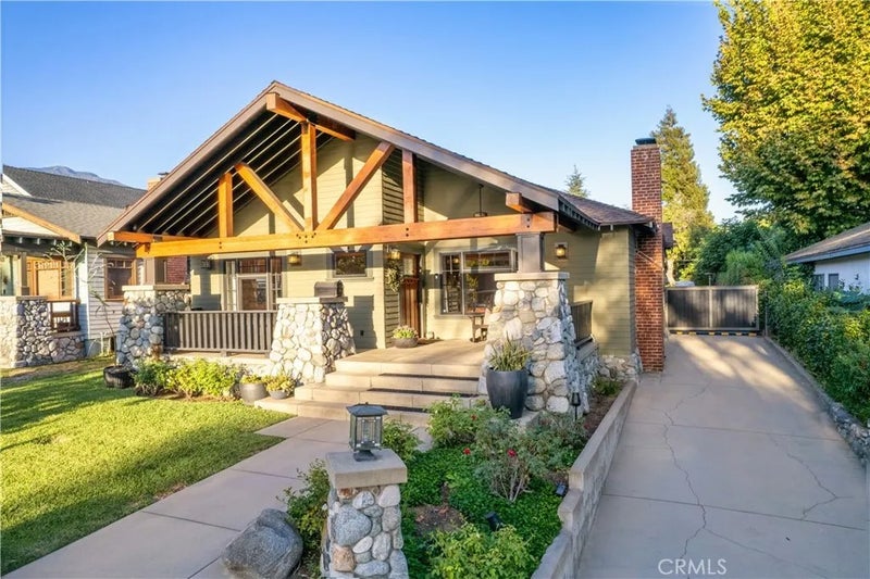 132 N Sunset