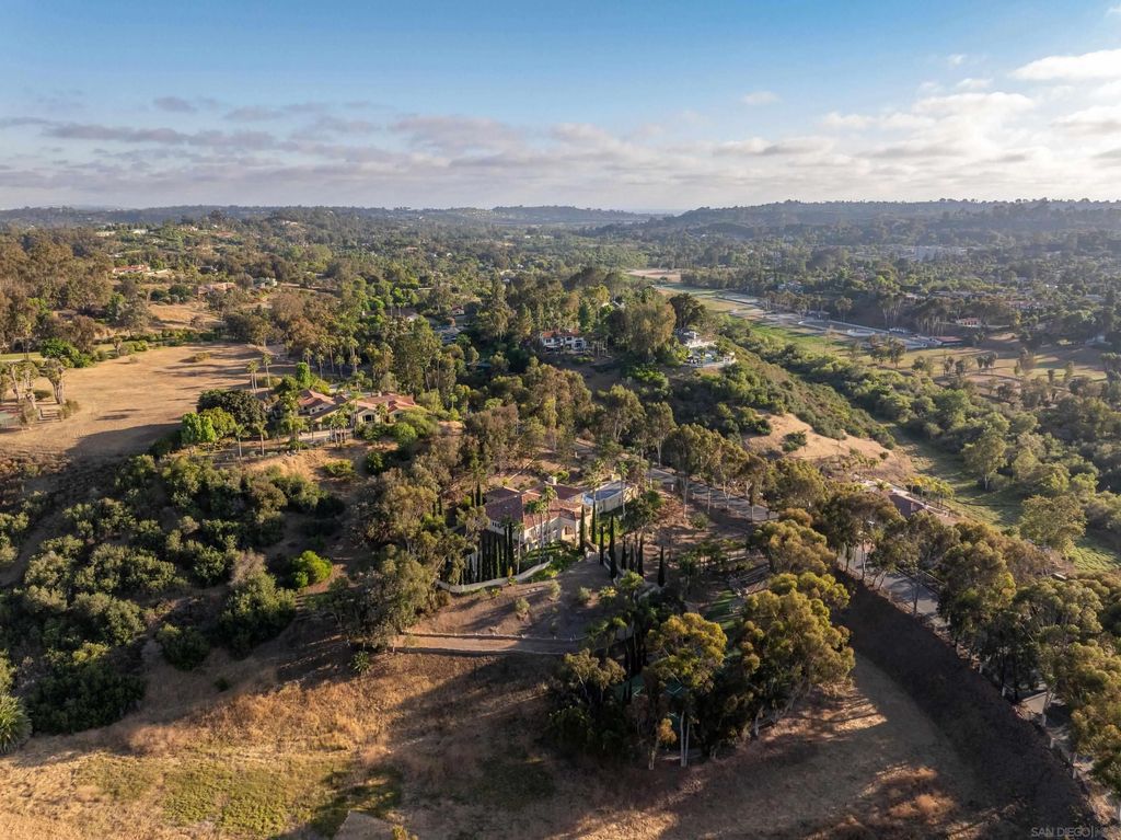 Photo of 459 Flores De Oro, Rancho Santa Fe, CA 92067 (MLS # 250033086)