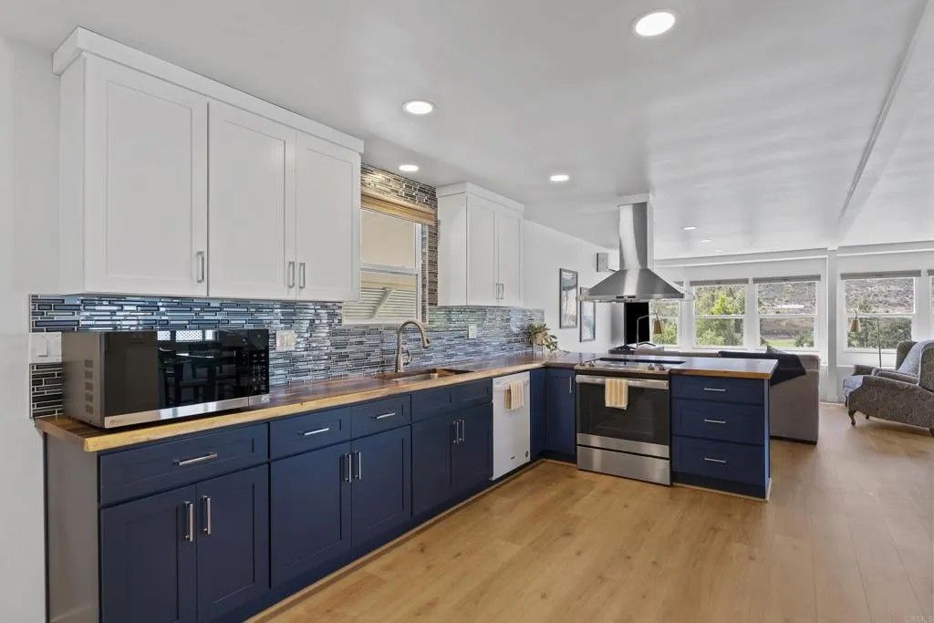 Photo of 8975 Lawrence Welk Dr #195, Escondido, CA 92026 (MLS # NDP2509014)