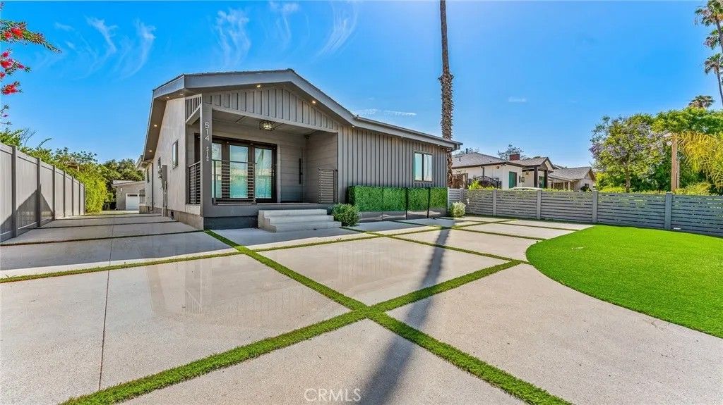 Photo of 514 W Washington Blvd, Pasadena, CA 91103 (MLS # DW26085128)