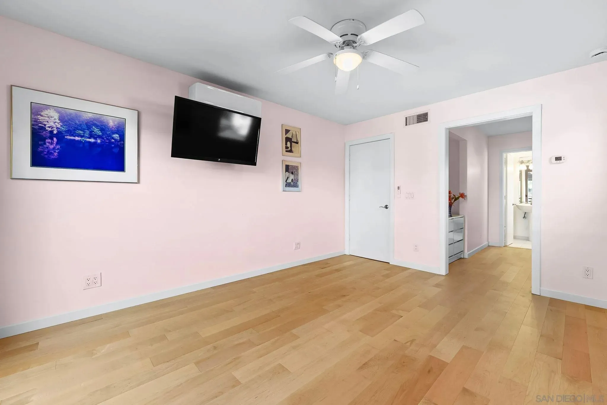 Coronado, California 92118, United States, 4 Bedrooms Bedrooms, ,4 BathroomsBathrooms,Residential,Active,252832