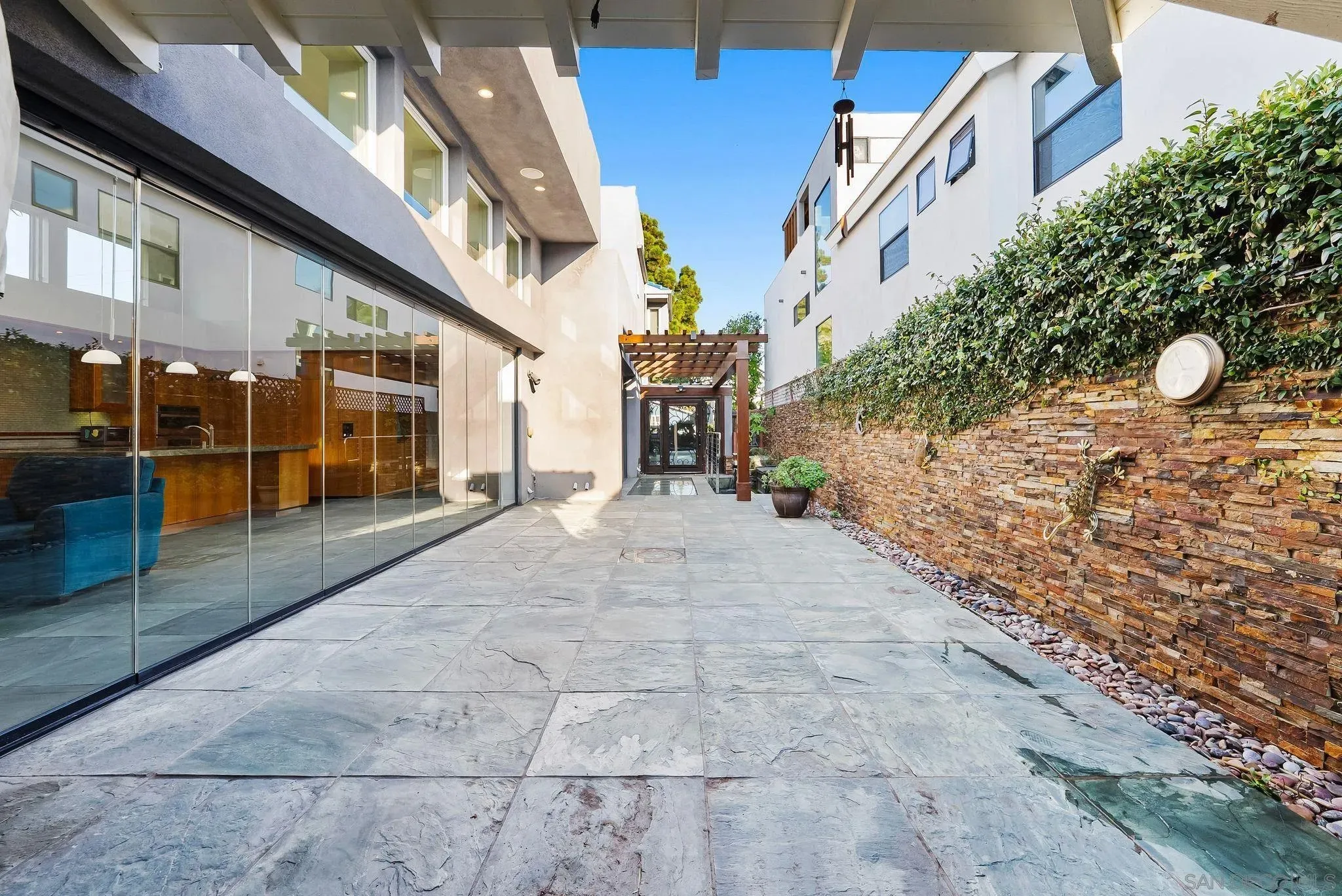 Coronado, California 92118, United States, 4 Bedrooms Bedrooms, ,4 BathroomsBathrooms,Residential,Active,252832