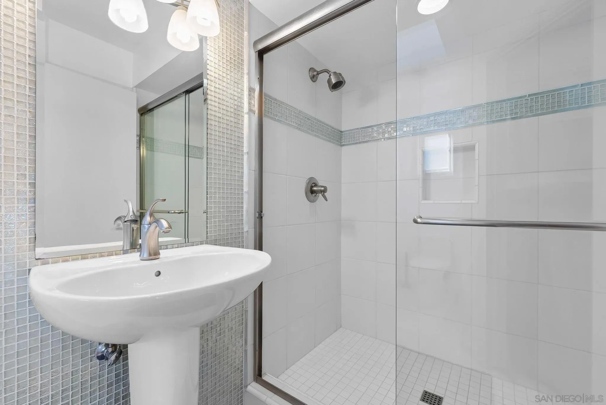 Coronado, California 92118, United States, 4 Bedrooms Bedrooms, ,4 BathroomsBathrooms,Residential,Active,252832