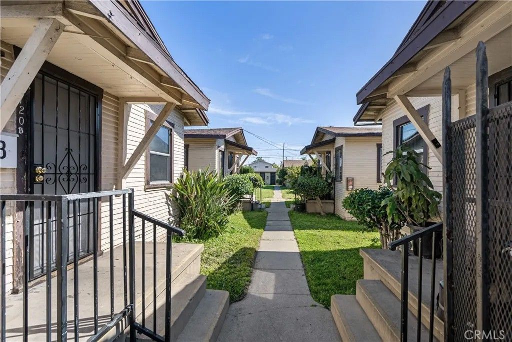 Photo of 720 King Ave, Wilmington, CA 90744 (MLS # SB26048458)