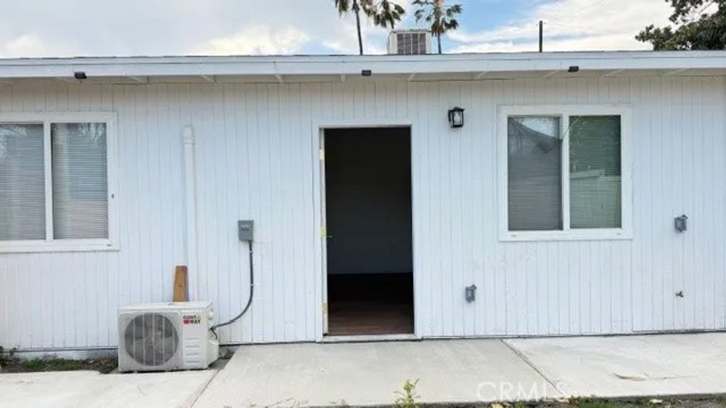 Photo of 1337 Valencia Avenue #B, San Bernardino, CA 92404 (MLS # IV26061207)