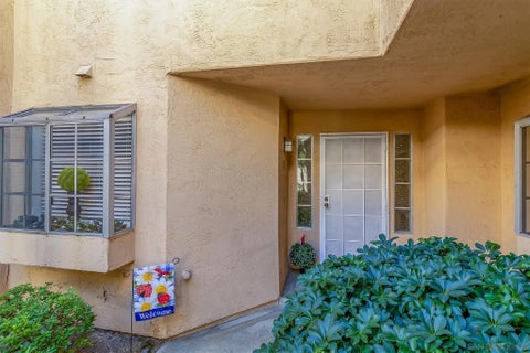 Tiny photo for 12038 Calle De Leon 71, El Cajon, CA 92019 (MLS # 260014346)