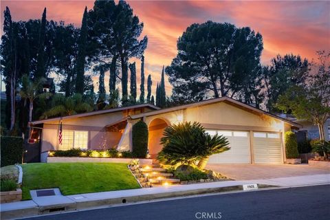 Photo of 11625 Baird Avenue, Porter Ranch, CA 91326 (MLS # SR26057706)