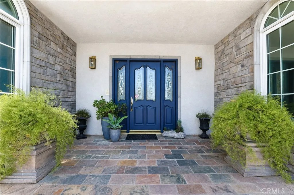 6136 E South Bear Creek