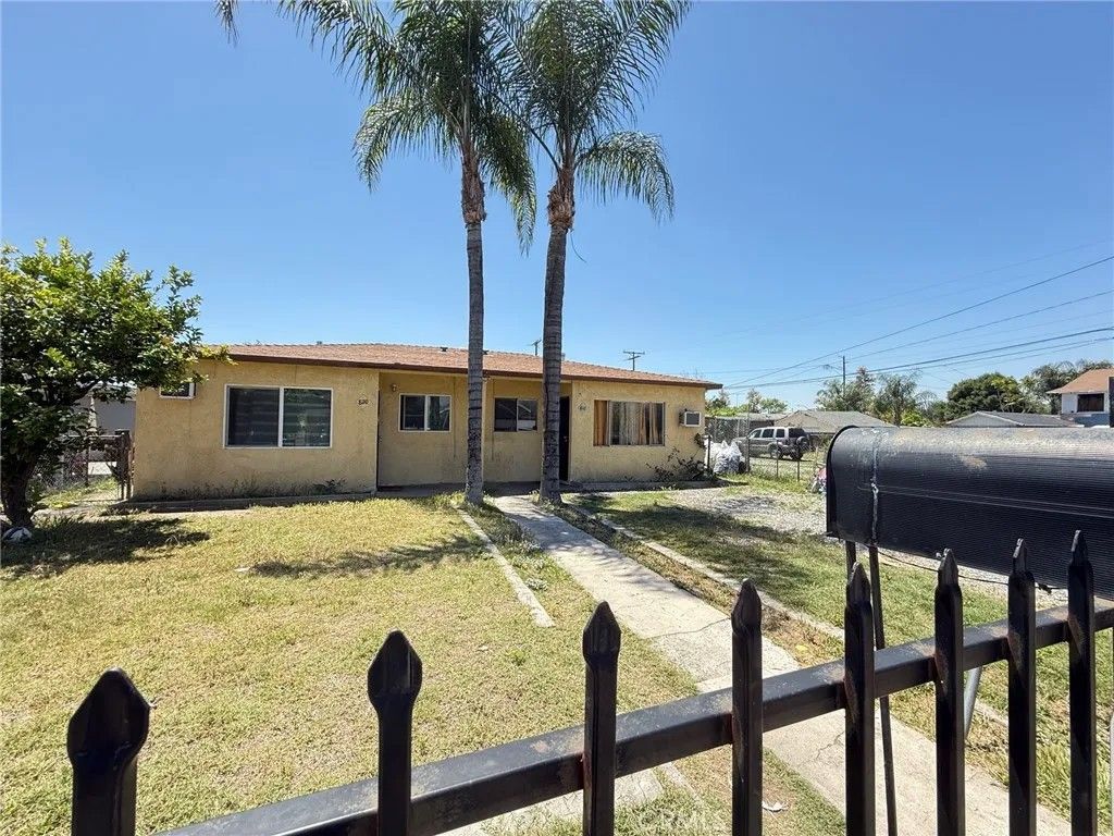 Photo of 818 E C St, Colton, CA 92324 (MLS # TR25269095)