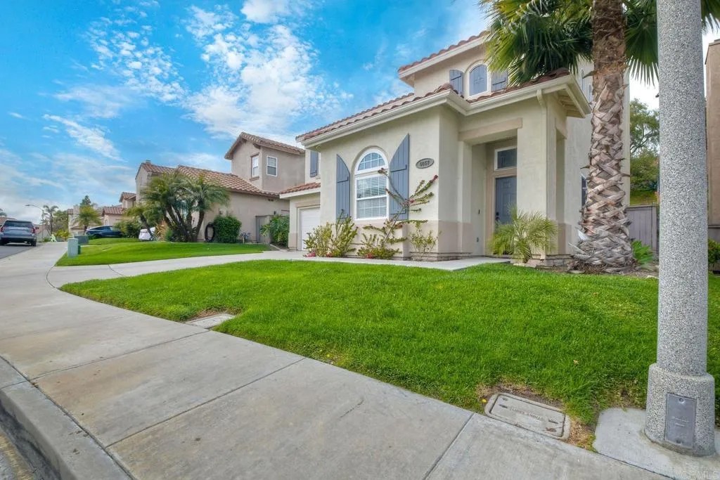 6057 Paseo Carreta