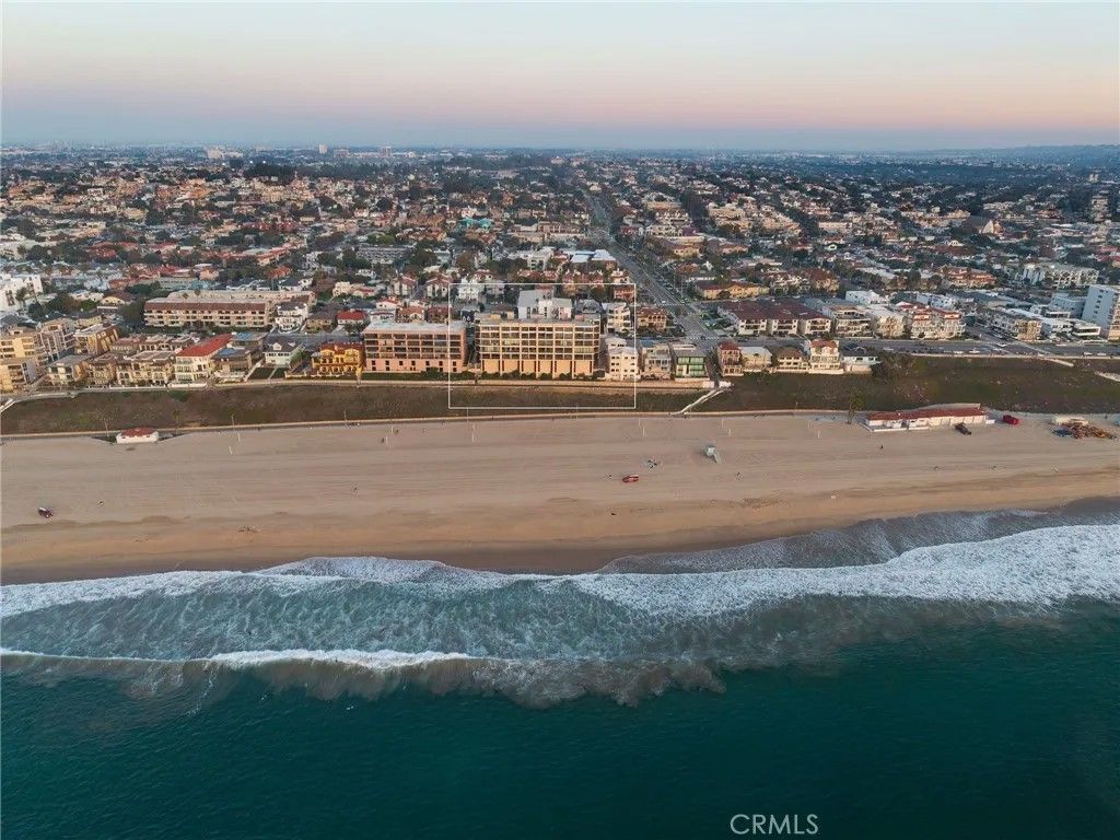 Photo of 727 Esplanade #302, Redondo Beach, CA 90277 (MLS # PV25271238)