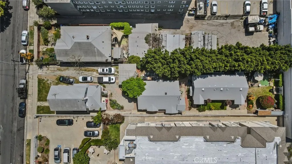 1137 N Madison Avenue