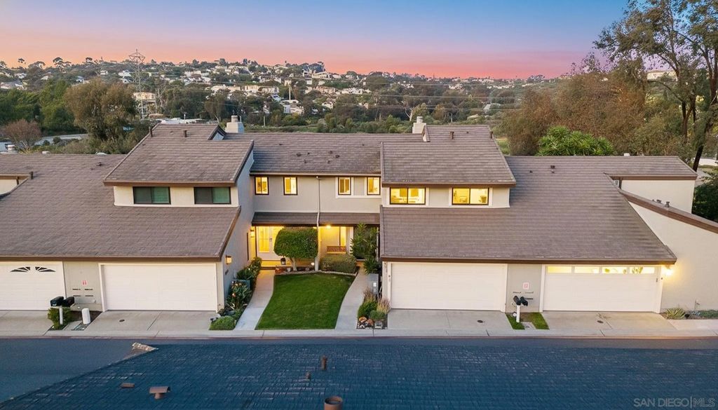 Photo of 4718 Amberwood Ct, Carlsbad, CA 92008 (MLS # 250046028)