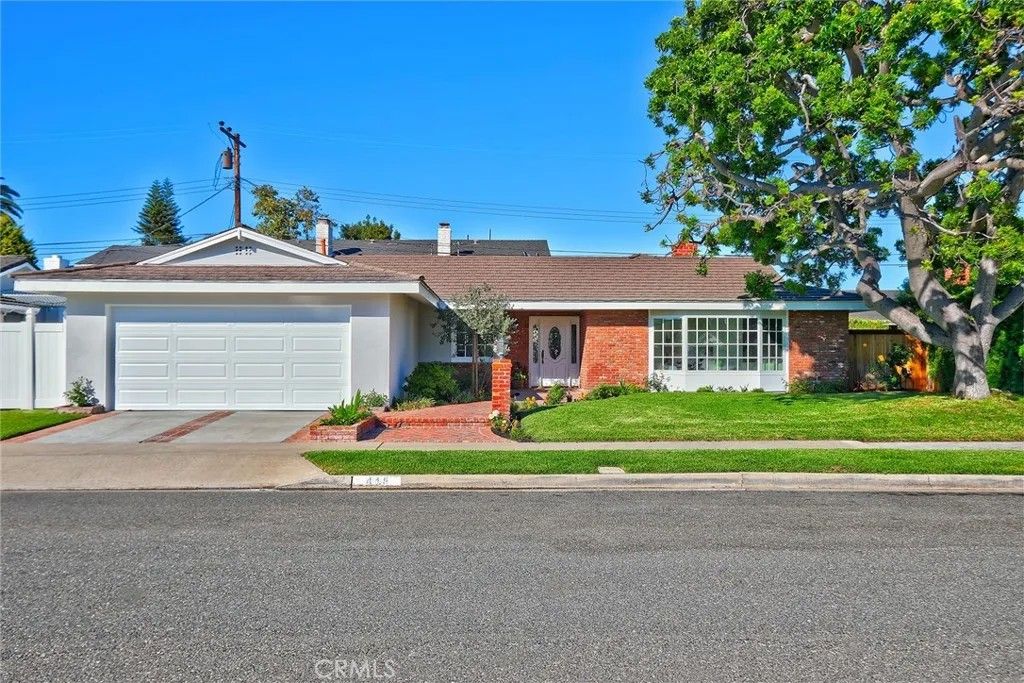 Photo of 418 E Bay Street, Costa Mesa, CA 92627 (MLS # OC26070775)