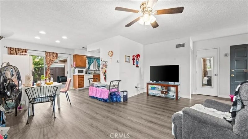 619 S Palm E